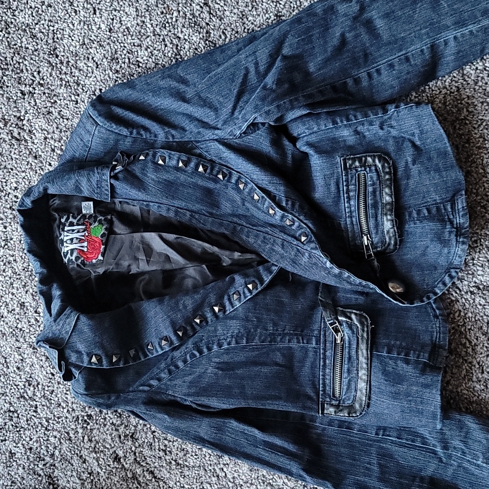 Denim Jacket with shoulder pads
